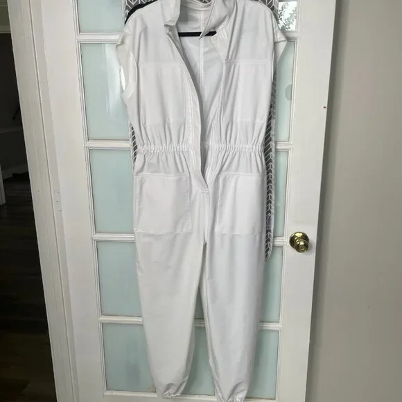 Norma Kamali | Sleeveless Cargo Jumpsuit - Picture 5 of 5